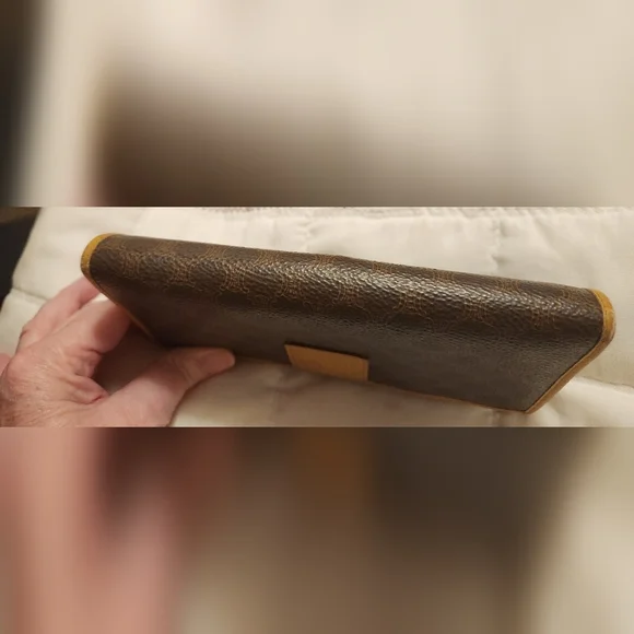 Celine Macadamia Bi-fold Long Wallet - Picture 5 of 16